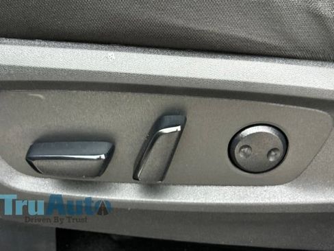 Used 2025 Nissan Pathfinder SV AWD/4WD image 23
