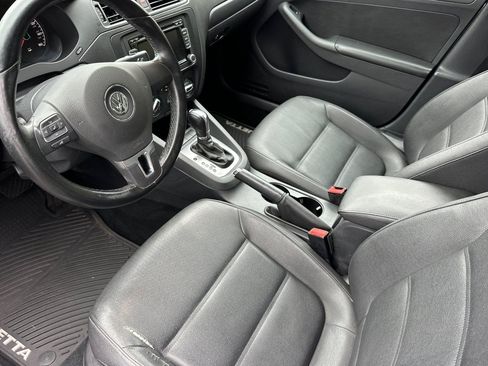 Used 2011 Volkswagen Jetta SE FWD image 10