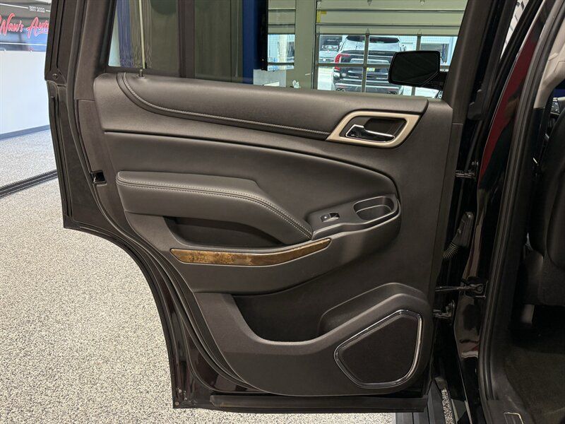 Used 2015 GMC Yukon Denali w/ Premium Package AWD/4WD image 34