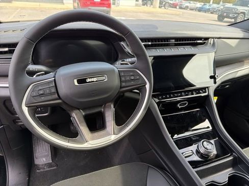 New 2026 Jeep Grand Cherokee Altitude AWD/4WD image 16