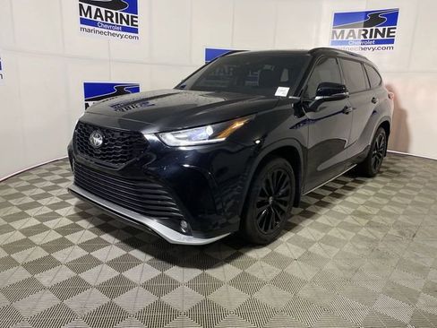 Used 2023 Toyota Highlander XSE FWD image 14