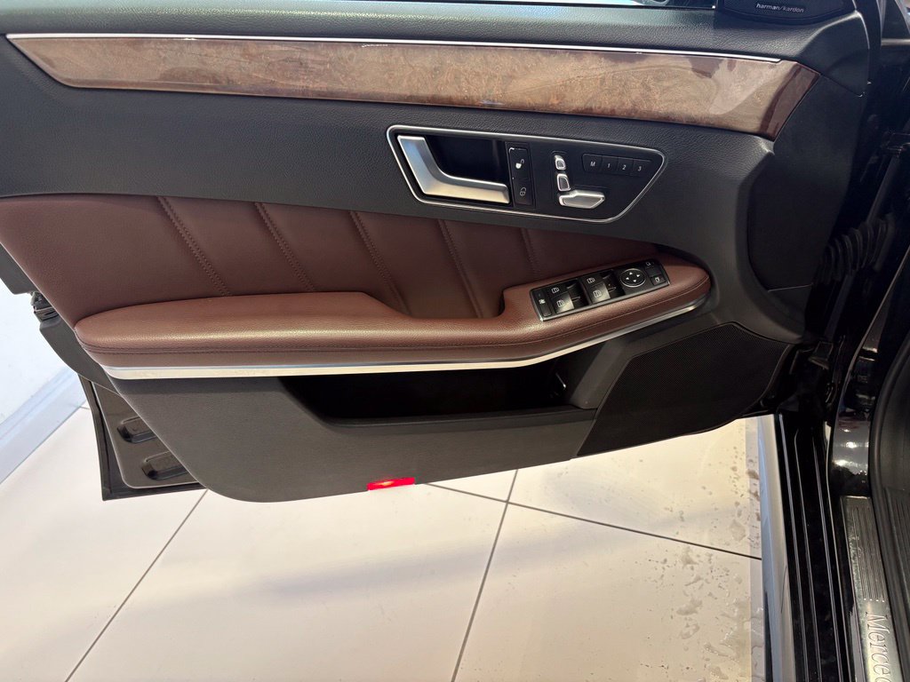 Used 2014 Mercedes-Benz E 350 4MATIC Sedan image 40