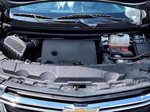 Used 2023 Chevrolet Traverse LS FWD image 11