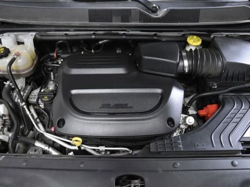 Used 2023 Chrysler Pacifica Touring-L FWD image 39