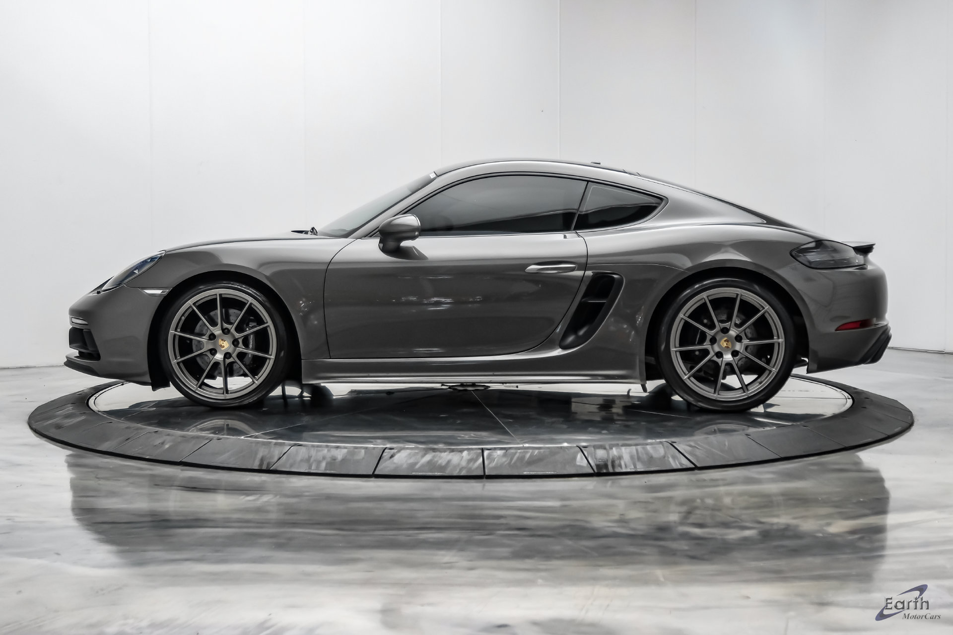 Used 2023 Porsche 718 Cayman GTS RWD image 6