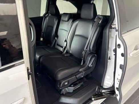 Used 2024 Honda Odyssey Sport image 14