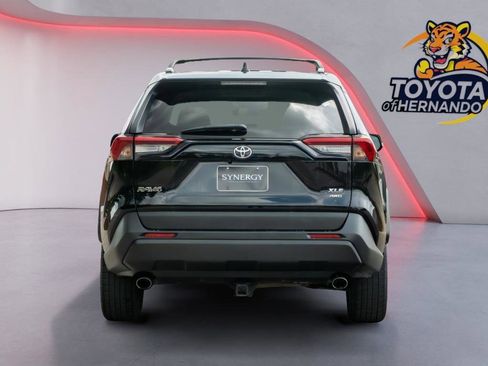 Used 2019 Toyota RAV4 XLE Premium w/ Cold Weather Package AWD/4WD image 6