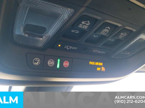 Used 2022 Chevrolet Traverse Premier w/ Redline Edition image 19