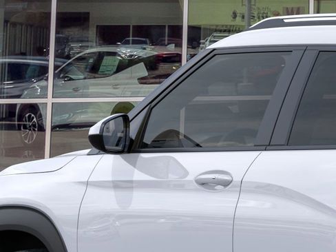 New 2026 Chevrolet TrailBlazer LT w/ Convenience Package image 12