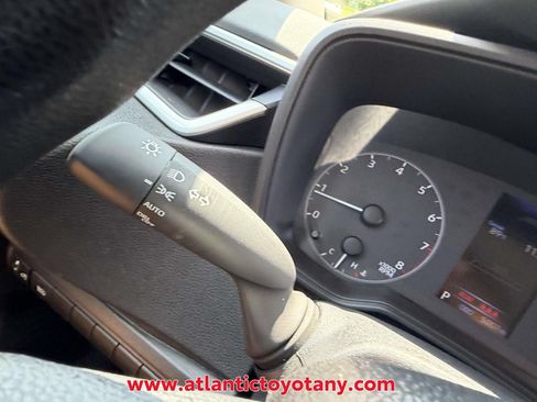 Used 2025 Toyota Corolla LE FWD image 29