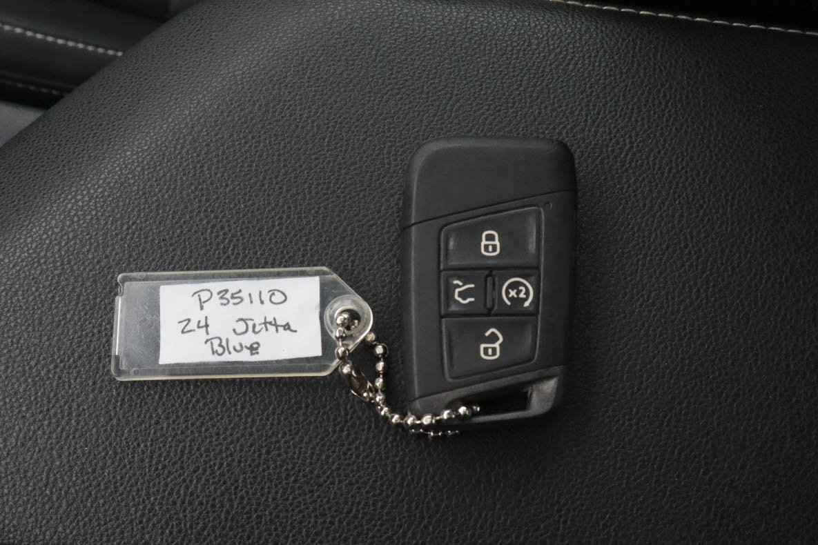 Used 2024 Volkswagen Jetta SE FWD image 27