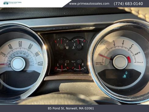 Used 2010 Ford Mustang Convertible RWD image 23