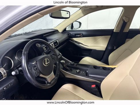 Used 2016 Lexus IS 300 AWD image 18