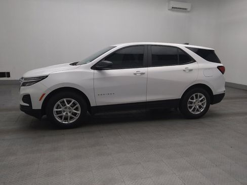 Used 2024 Chevrolet Equinox LS image 2