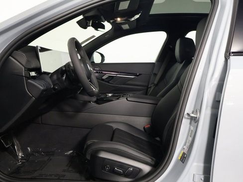 New 2026 BMW i5 eDrive40 w/ M Sport Package RWD image 5
