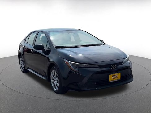 Used 2025 Toyota Corolla LE FWD image 3