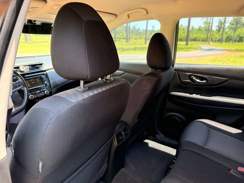 Used 2020 Nissan Rogue SV w/ Premium Package FWD image 25