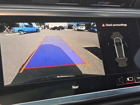 Used 2024 Audi Q3 2.0T Premium image 9