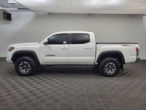 Used 2023 Toyota Tacoma TRD Off-Road image 2