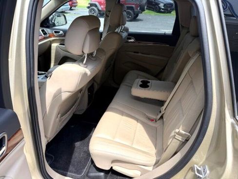 Used 2011 Jeep Grand Cherokee Limited w/ Trailer Tow Group image 17