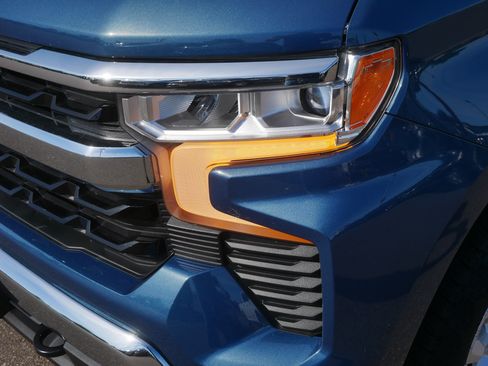 Certified 2024 Chevrolet Silverado 1500 LT w/ Convenience Package II AWD/4WD image 15