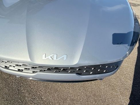 Used 2022 Kia K5 LX image 40