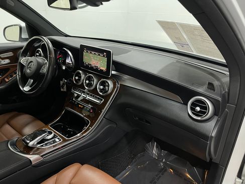 Used 2019 Mercedes-Benz GLC 350e 4MATIC image 20