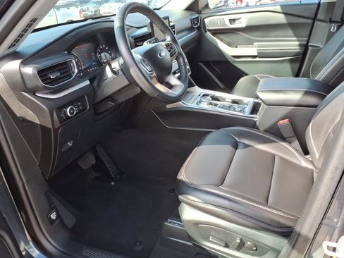 Used 2024 Ford Explorer XLT w/ Equipment Group 202A AWD/4WD image 10