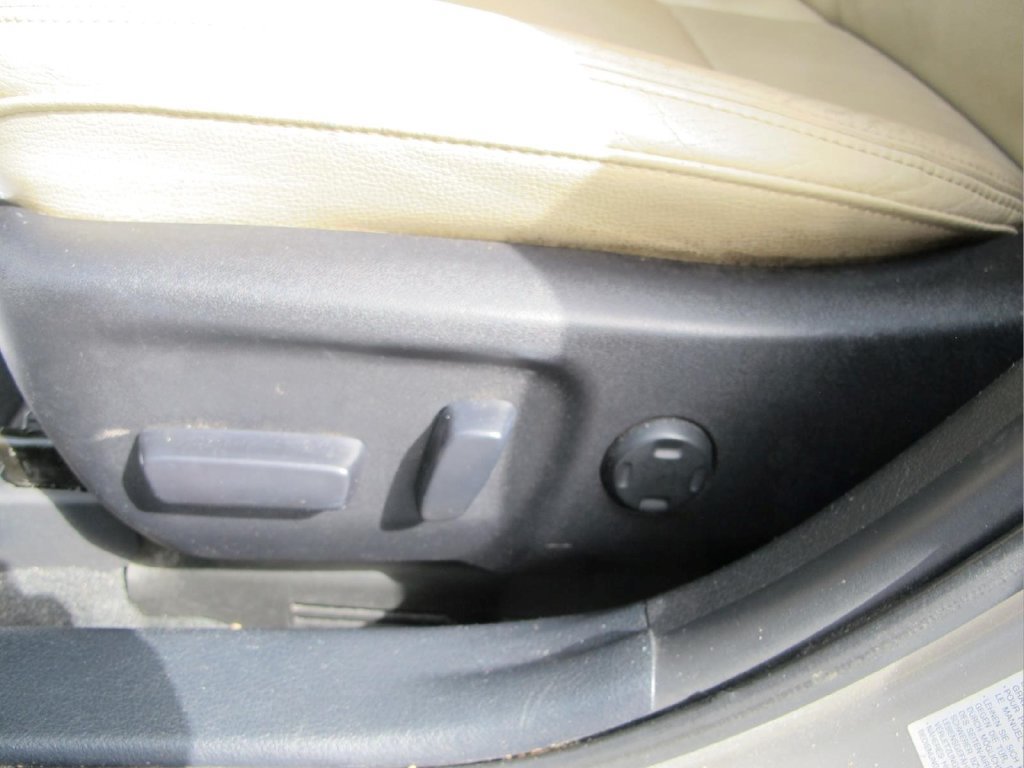 Used 2014 Toyota Avalon XLE Touring FWD image 10