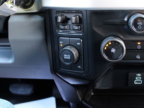 Used 2024 Ford F250 XL image 31