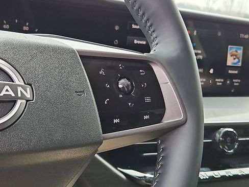 Certified 2025 Nissan Murano SV image 20