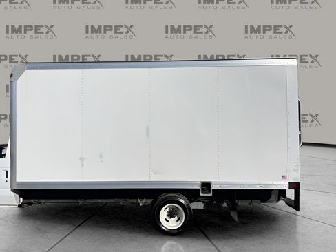 Used 2024 Ford E-450 and Econoline 450 Super Duty w/ Power Windows & Locks Group image 34