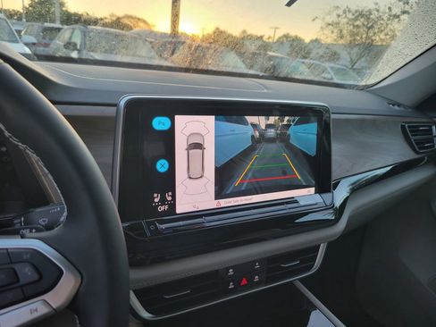 New 2026 Volkswagen Atlas SE image 10