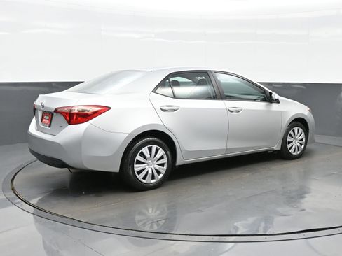 Used 2019 Toyota Corolla LE image 6