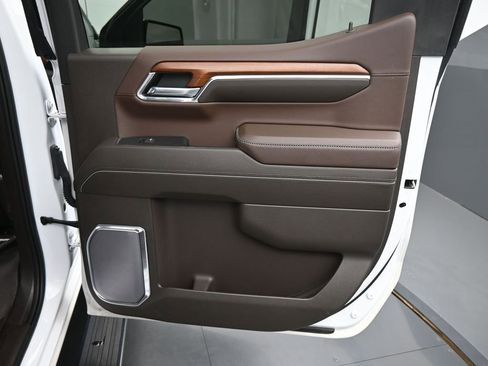 Used 2022 GMC Sierra 1500 Denali w/ Denali Reserve Package image 16