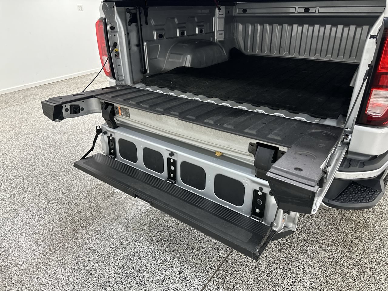 Used 2021 GMC Sierra 1500 SLE AWD/4WD image 29