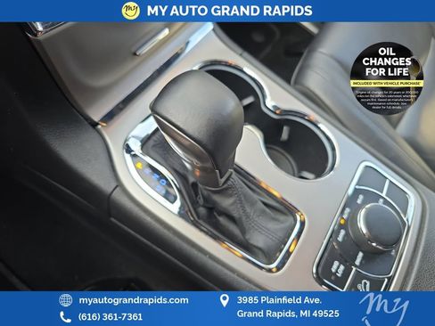 Used 2019 Jeep Grand Cherokee Limited image 25