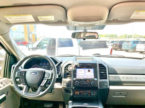 Used 2018 Ford F250 XLT w/ XLT Premium Package AWD/4WD image 18