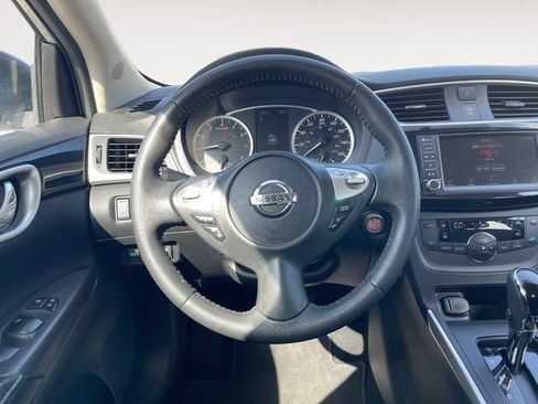 Used 2019 Nissan Sentra SV FWD image 12