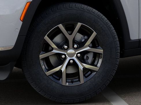 New 2025 Jeep Grand Cherokee L Limited w/ Luxury Tech Group II AWD/4WD image 8
