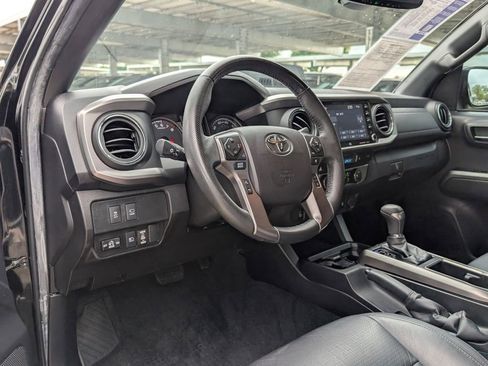 Used 2022 Toyota Tacoma Limited AWD/4WD image 4