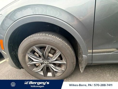 Used 2024 Volkswagen Tiguan SE AWD/4WD image 9