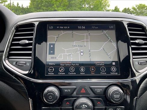 Certified 2022 Jeep Grand Cherokee Laredo X RWD image 13