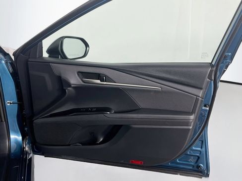 Used 2025 Toyota Camry SE FWD image 36