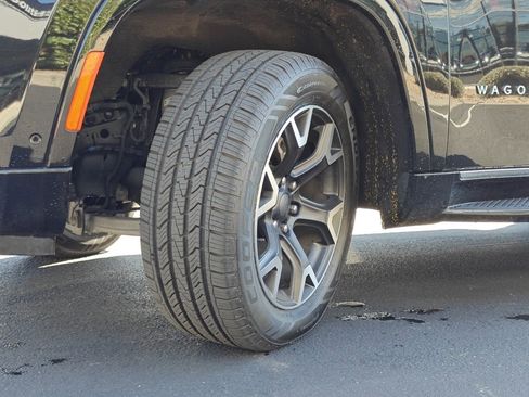 Used 2024 Jeep Wagoneer L Series III w/ Flexible Seating Group image 34