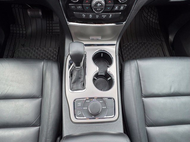 Used 2021 Jeep Grand Cherokee Limited AWD/4WD image 18