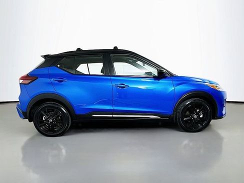 Used 2023 Nissan Kicks SR w/ Exterior Package FWD image 8