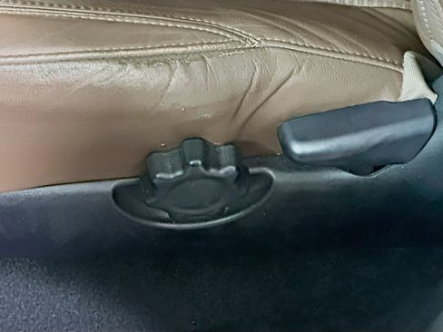 Used 2019 Toyota Tacoma Limited RWD image 13
