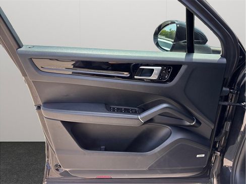 Used 2019 Porsche Cayenne S AWD/4WD image 24