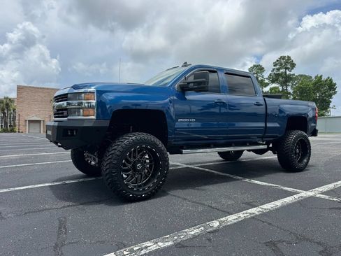 Used 2015 Chevrolet Silverado 2500 LT w/ LT Convenience Package AWD/4WD image 2